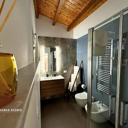 Mansarda Florio 아파트 *